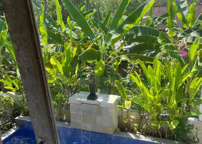 Private Kayu Padang Bai