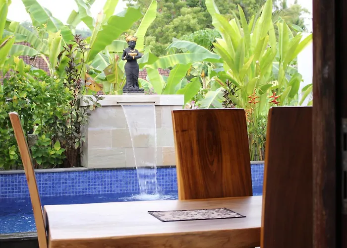 Private Kayu Padang Bai